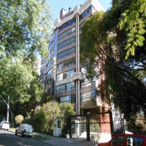 Apartamento com 4 dormitórios sendo 3 suítes 