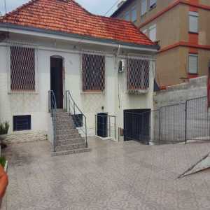 Casa dois pisos com 3 dormitórios