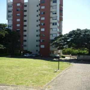 Apartamento de 02 dormitórios no bairro Glória