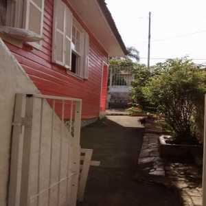 Casa com 2 dormitórios no bairro Vila Jardim 