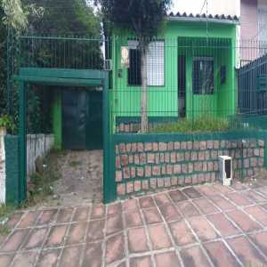 Casa de 3  dormitórios no bairro Nonoai 