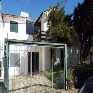 casa mista na rua Homero Prates 